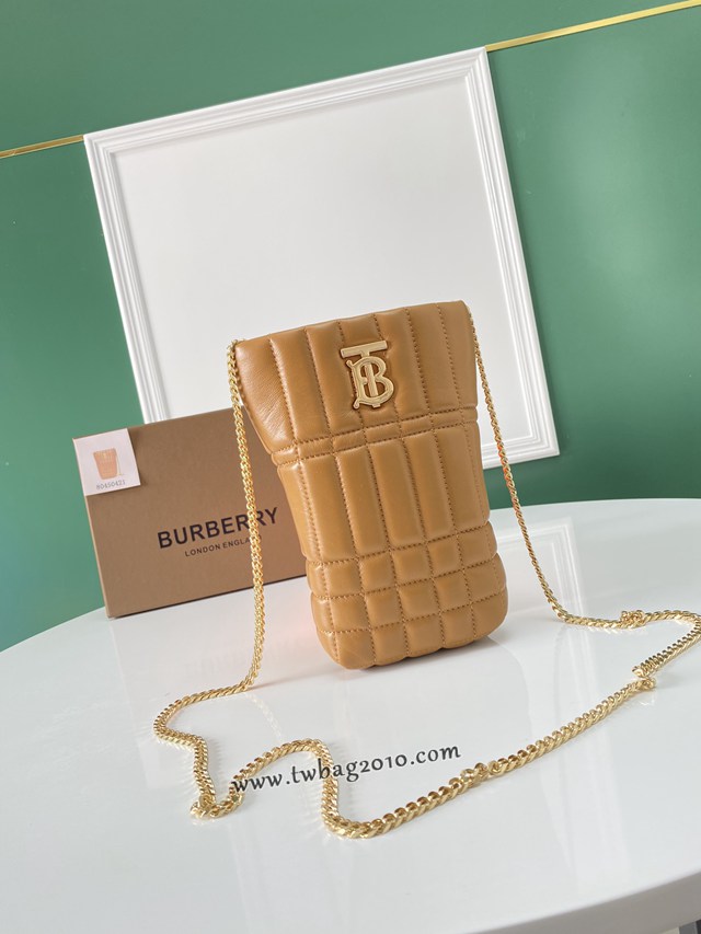 Burberry專門店新款米色皮革水桶包 巴寶莉絎縫時裝秀款羔羊皮鏈條包 yxb1332
